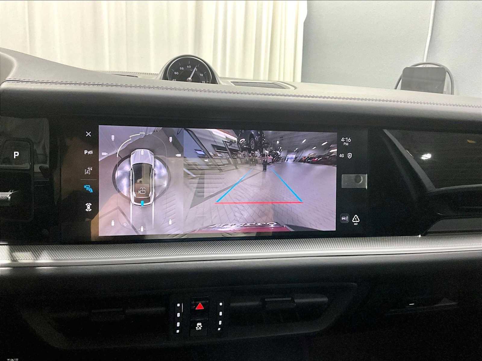 Used 2025 Porsche Cayenne Coupe image 21