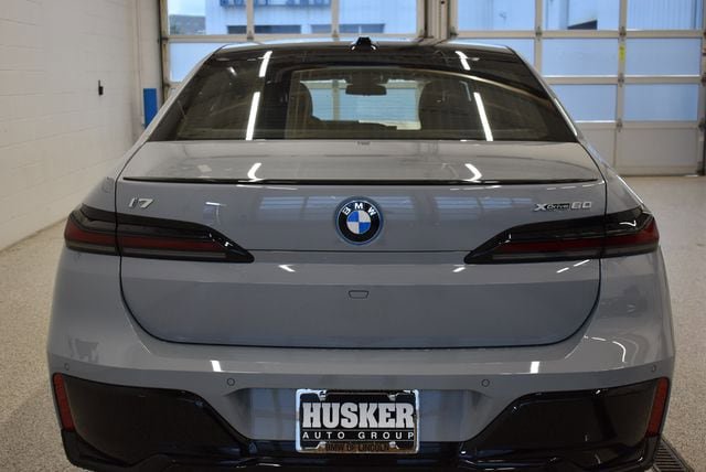 New 2026 BMW i7 xDrive60 w/ Premium Package AWD/4WD image 11