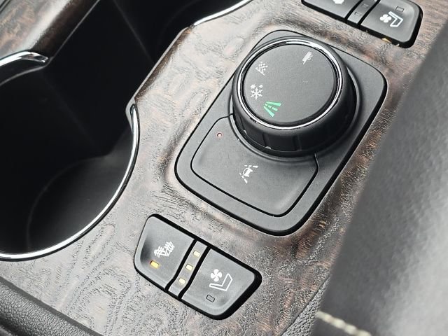 Used 2023 GMC Acadia Denali w/ Denali Technology Package image 45