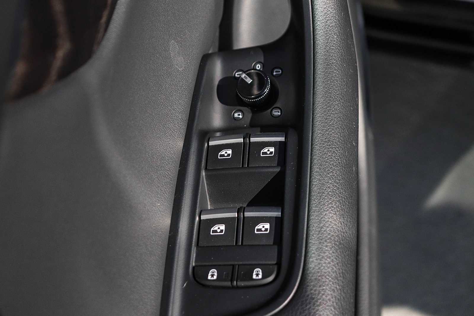 Used 2022 Audi Q8 Premium Plus image 28