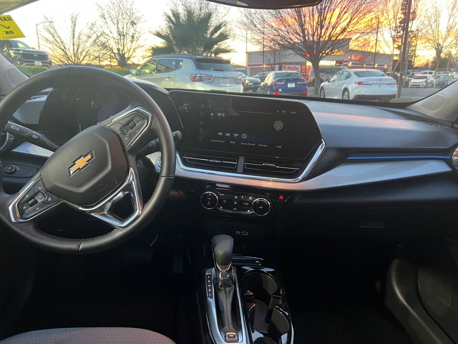 Used 2025 Chevrolet Trax LT w/ LT Convenience Package image 33