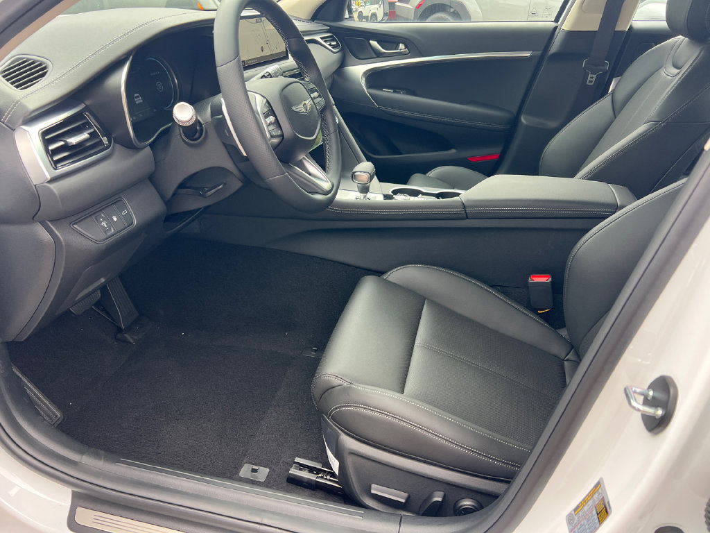 Used 2026 Genesis G70 2.5T RWD image 9