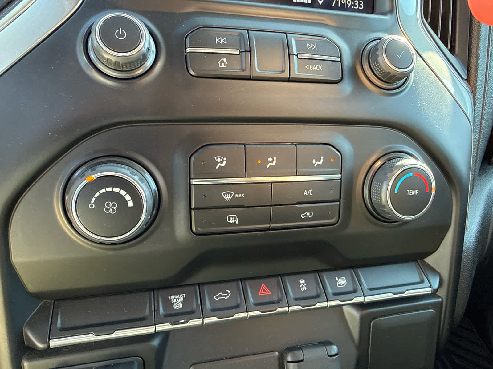 Used 2023 Chevrolet Silverado 3500 LT AWD/4WD image 17