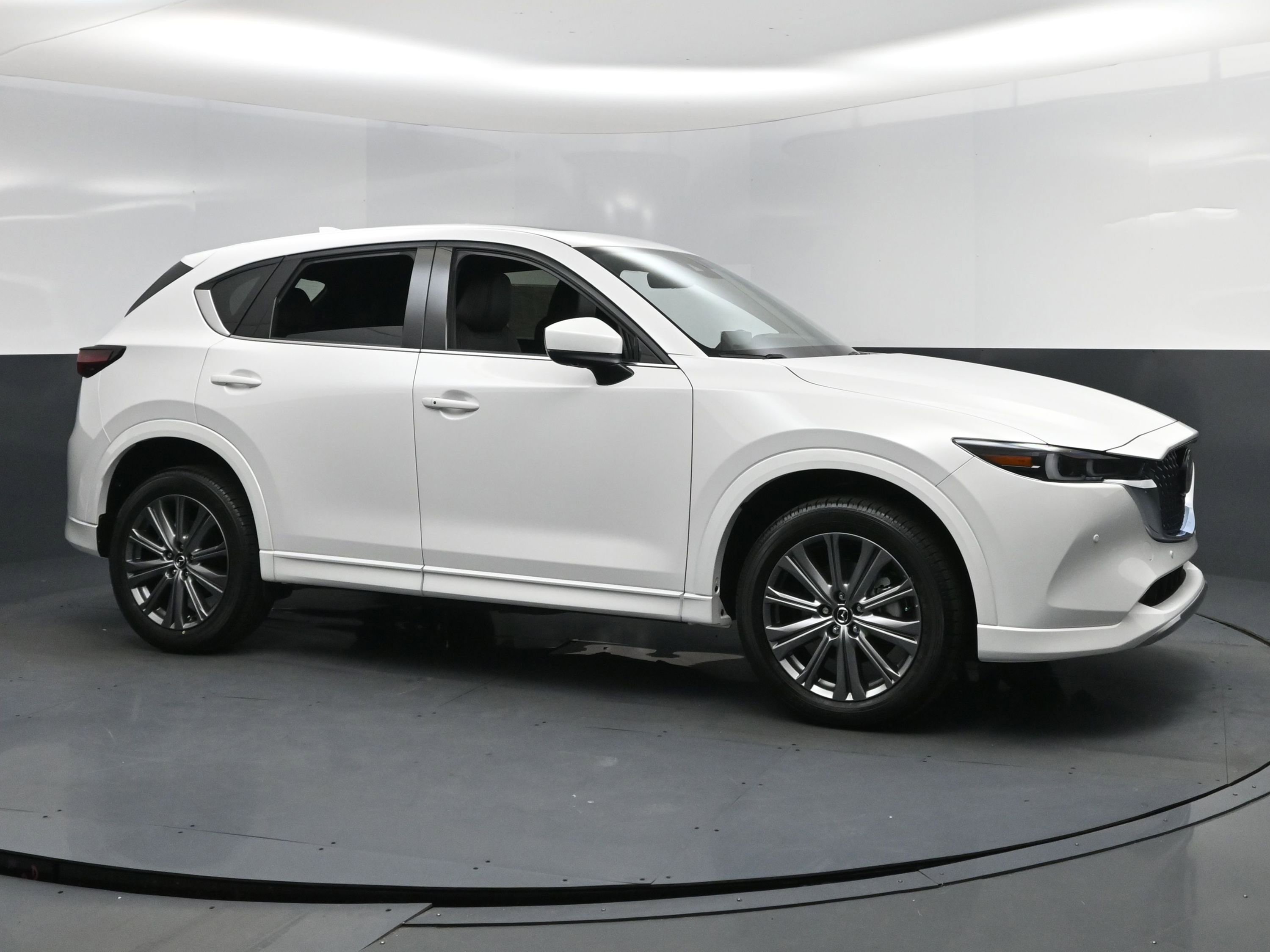 New 2025 MAZDA CX-5 Signature image 2