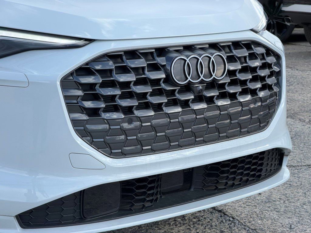 New 2025 Audi Q5 2.0T Premium Plus image 2