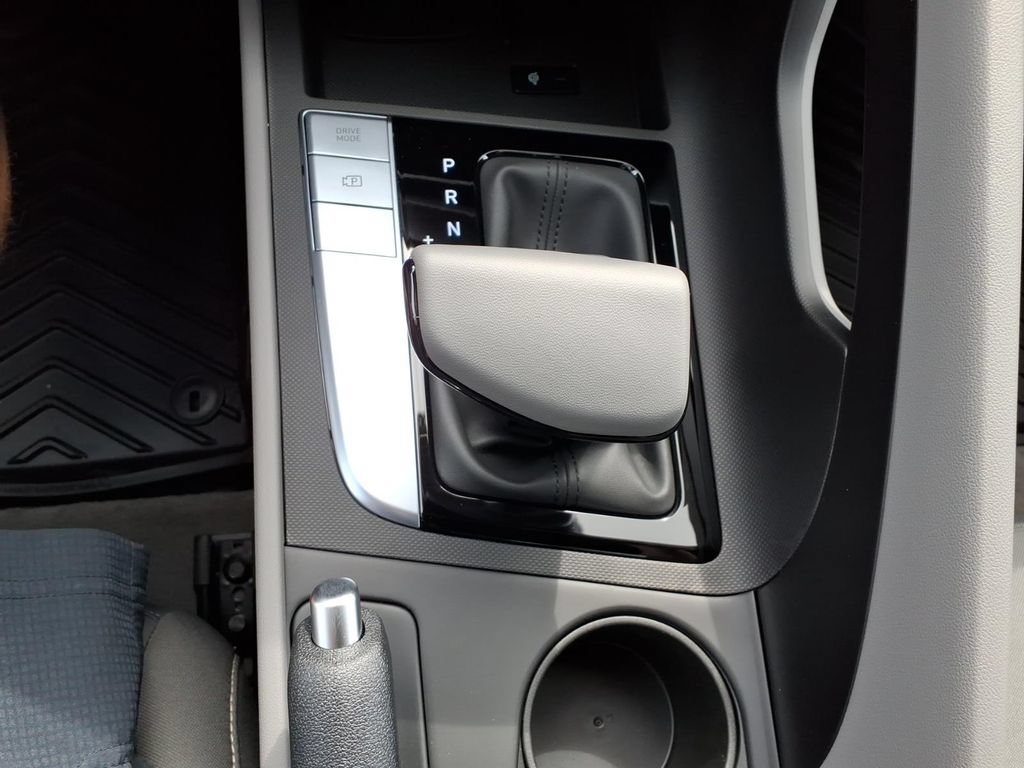 New 2026 Hyundai Elantra Sport FWD image 22