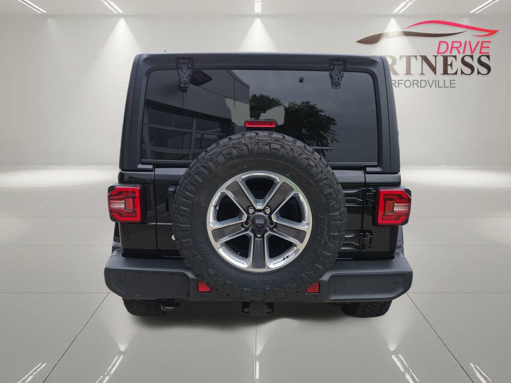 Used 2018 Jeep Wrangler Unlimited Sahara w/ Cold Weather Group AWD/4WD image 7
