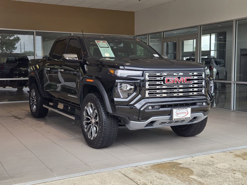 Used 2026 GMC Canyon Denali AWD/4WD image 3
