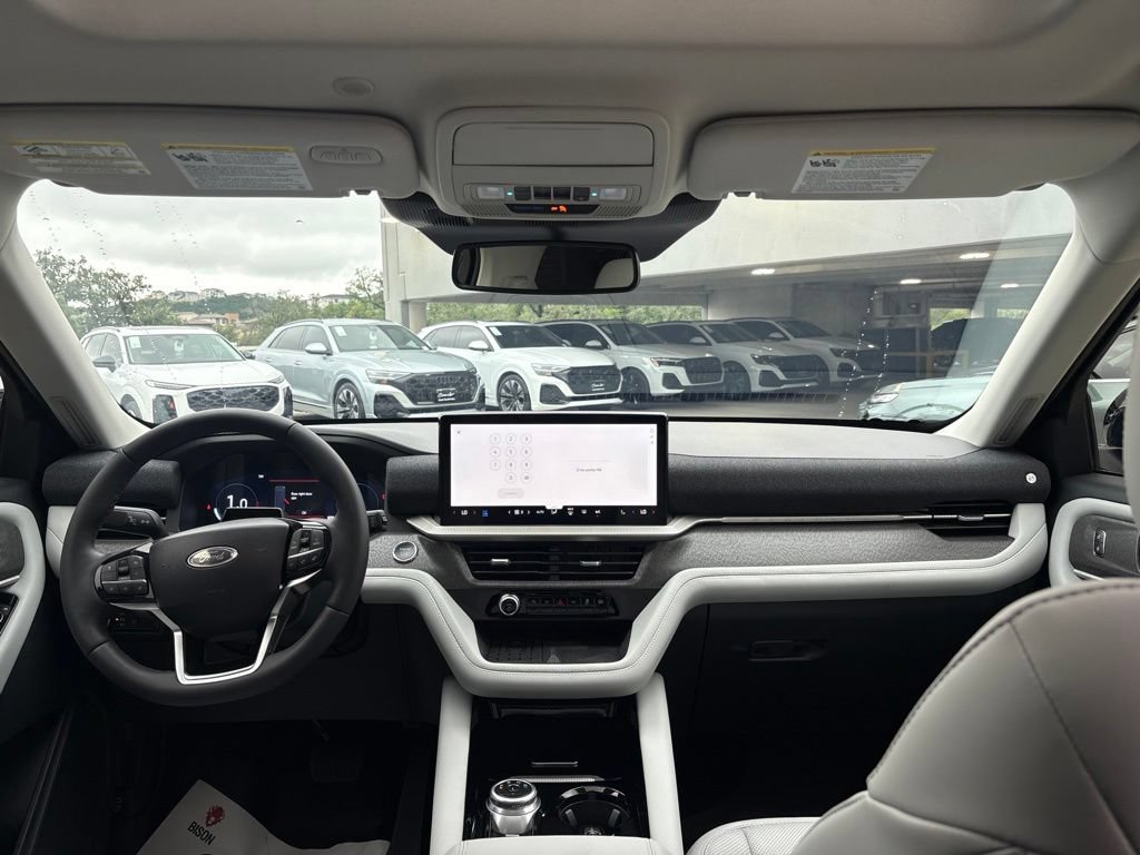 Used 2025 Ford Explorer Platinum w/ Ultimate Package AWD/4WD image 19