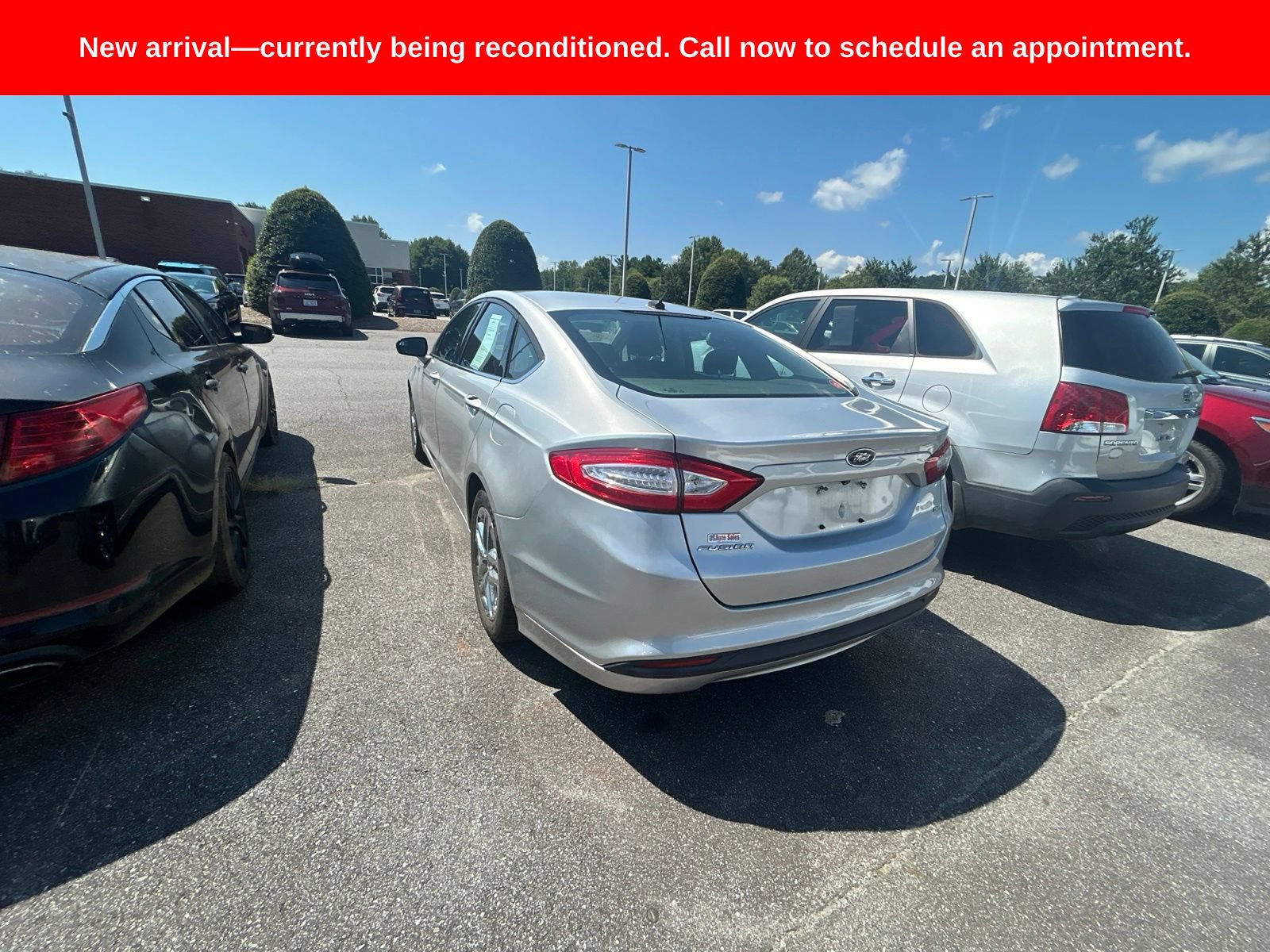 Used 2016 Ford Fusion SE FWD image 9