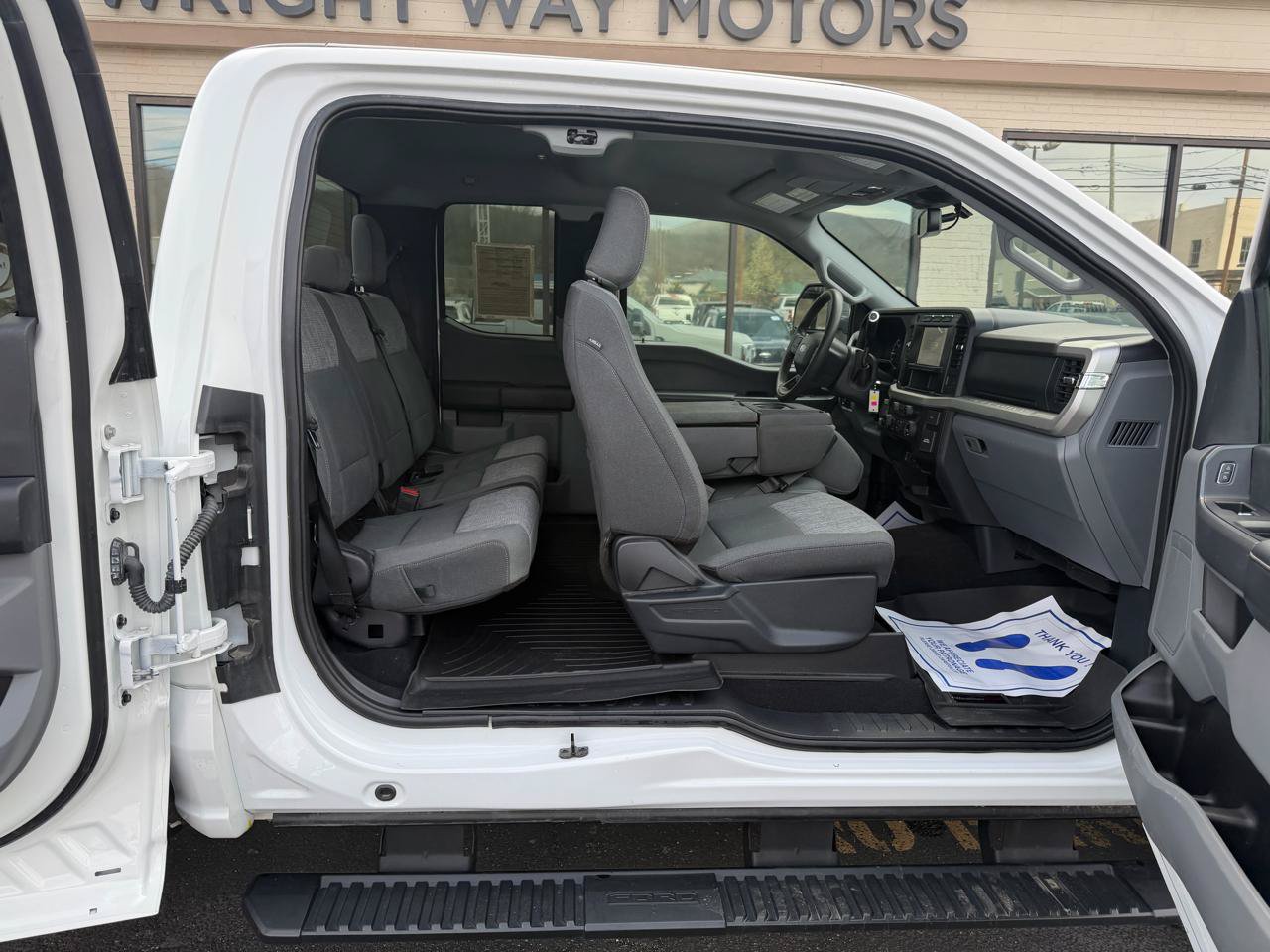 Used 2023 Ford F250 XLT w/ Snow Plow Prep Package AWD/4WD image 20