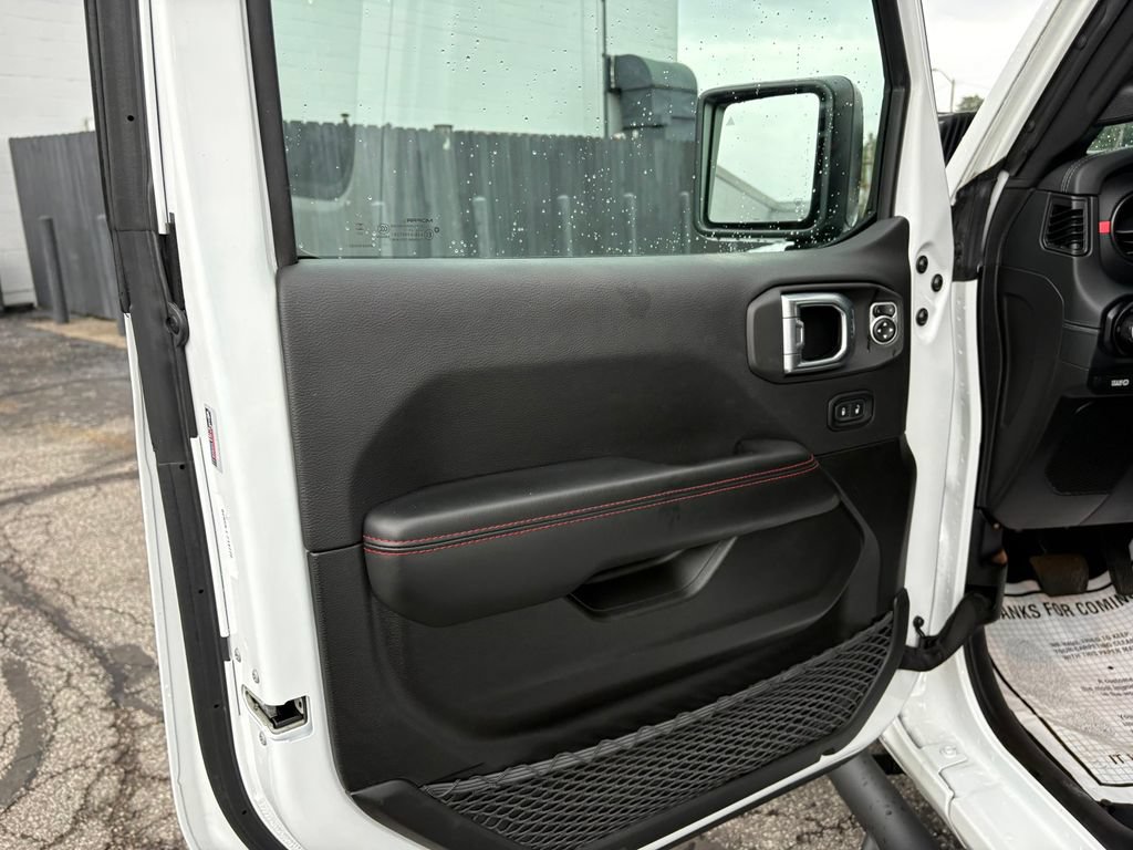 Used 2024 Jeep Gladiator Rubicon AWD/4WD image 12