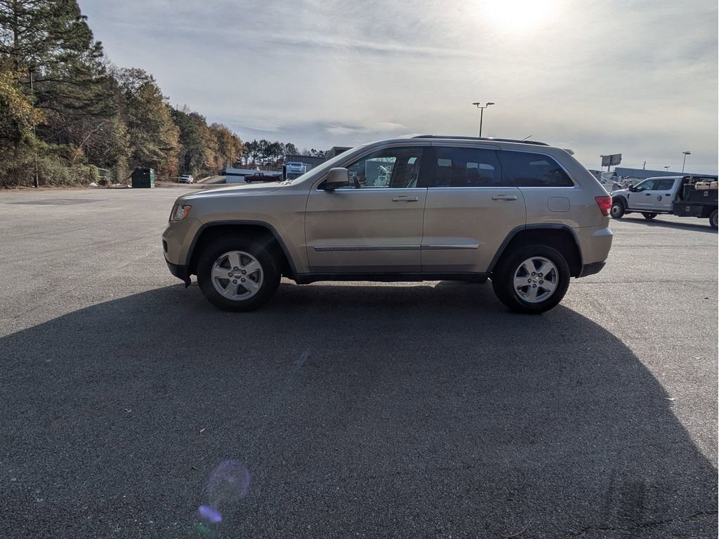 Used 2012 Jeep Grand Cherokee Laredo w/ Laredo E Group image 11