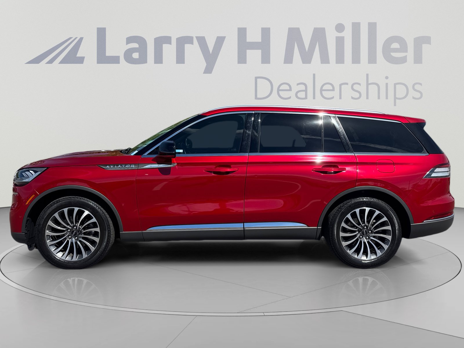 Used 2020 Lincoln Aviator Reserve w/ Equipment Group 201A AWD/4WD image 2