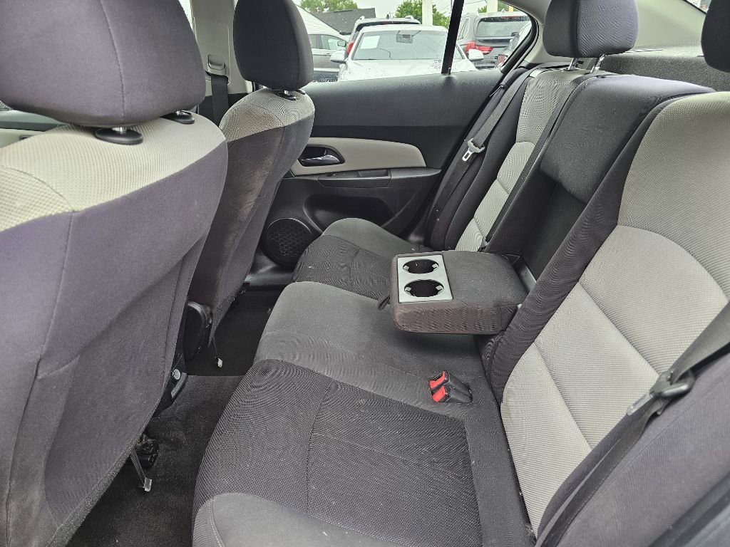 Used 2014 Chevrolet Cruze LS FWD image 22