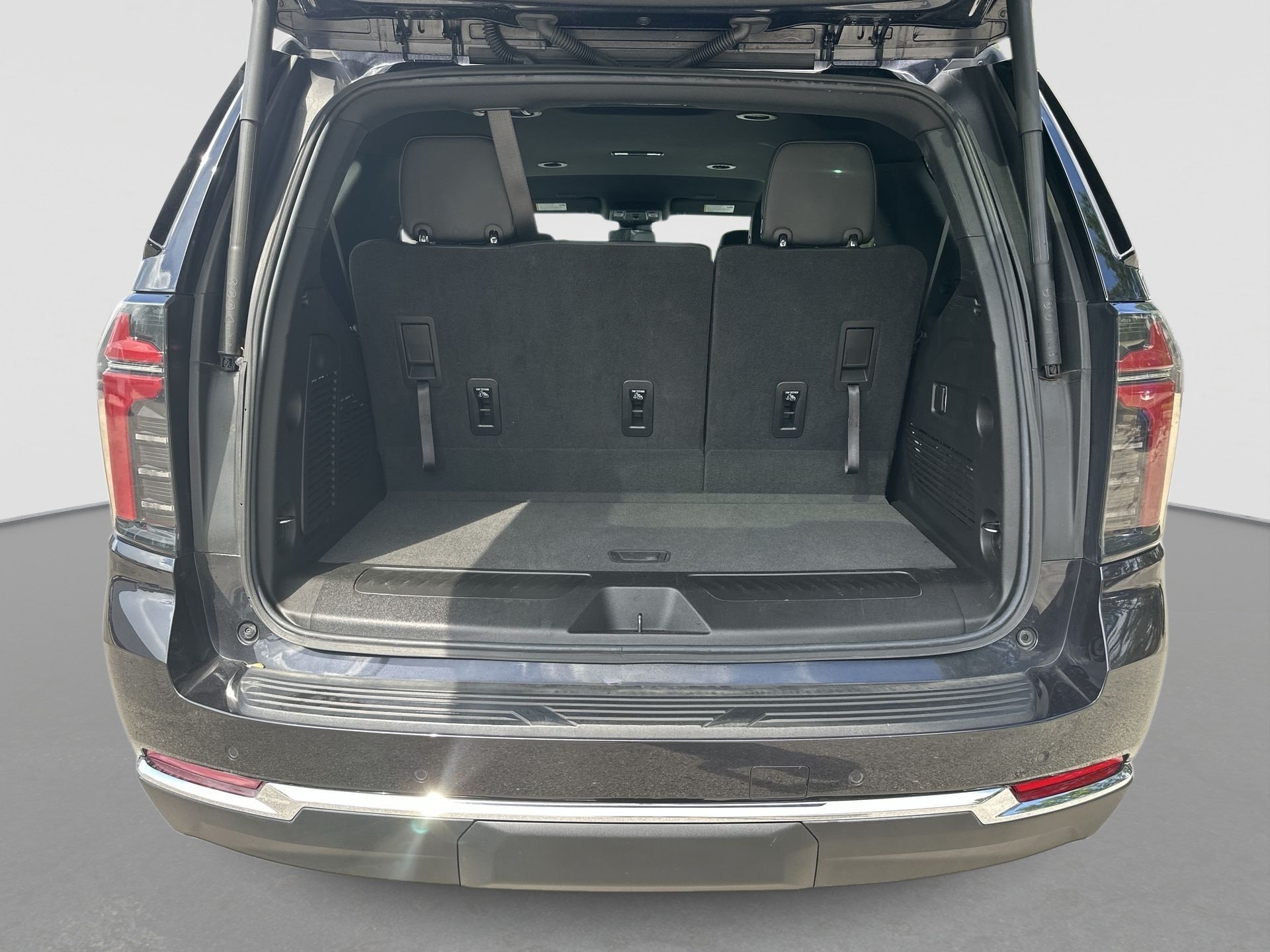 Certified 2025 Chevrolet Tahoe LT RWD image 25