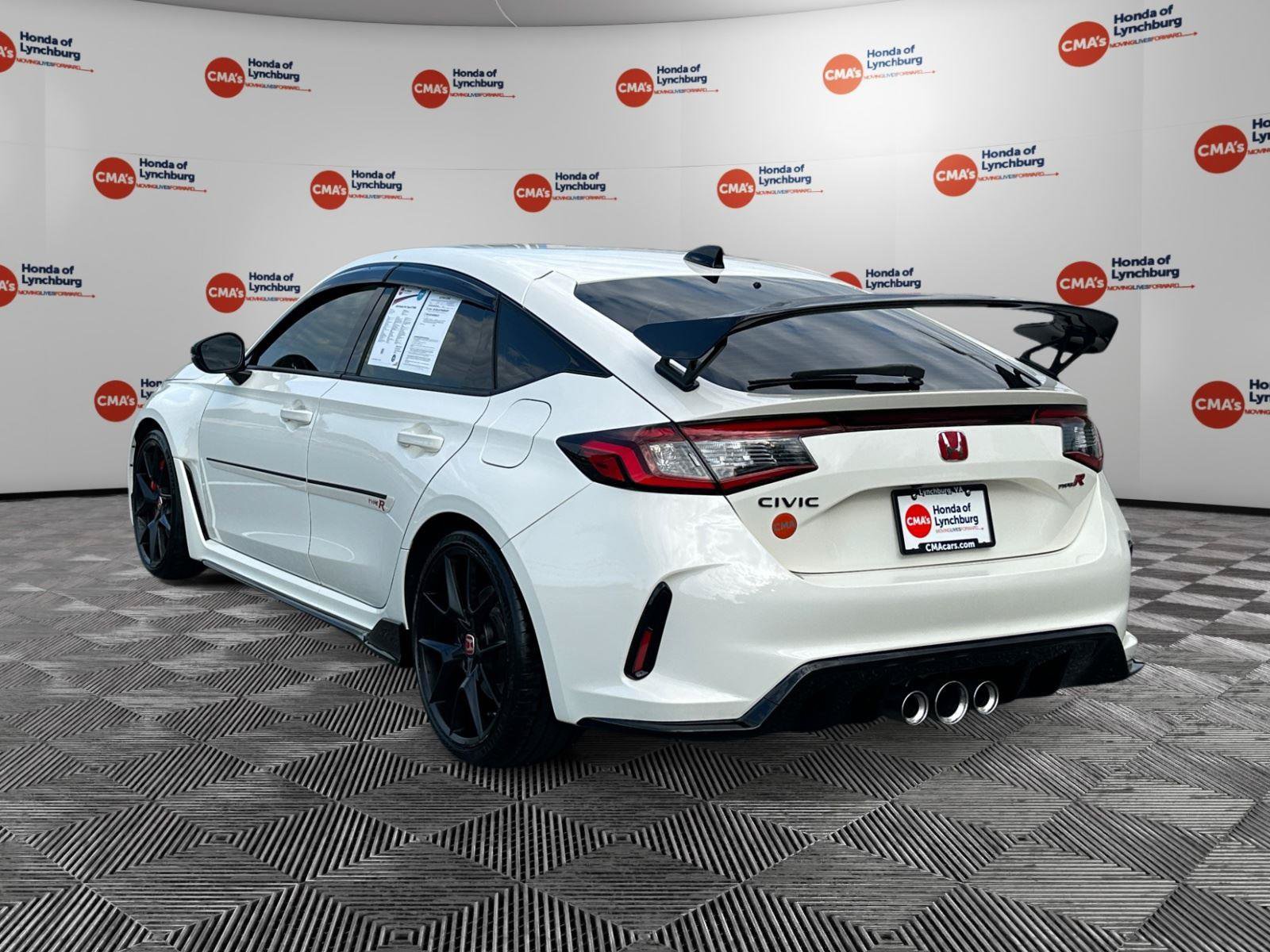 Used 2024 Honda Civic Type R image 3