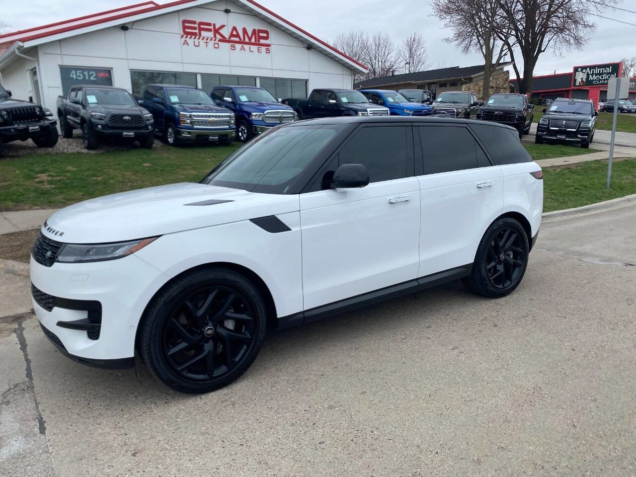 Used 2024 Land Rover Range Rover Sport SE image 1