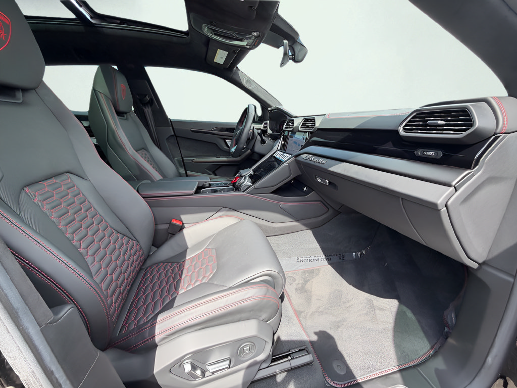 Used 2021 Lamborghini Urus AWD/4WD image 34