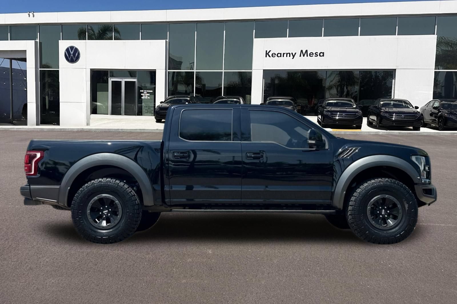 Used 2018 Ford F150 Raptor w/ Equipment Group 802A Luxury AWD/4WD image 3