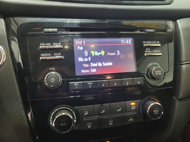 Used 2017 Nissan Rogue SV image 35