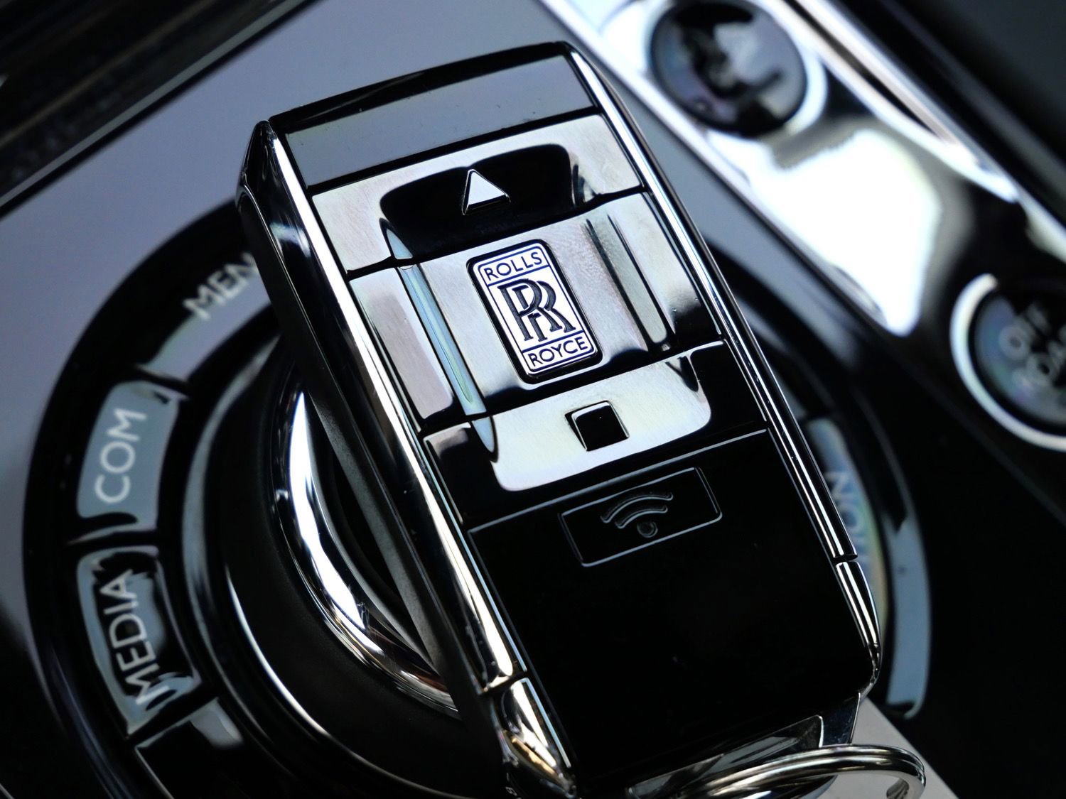 Certified 2023 Rolls-Royce Cullinan AWD/4WD image 32