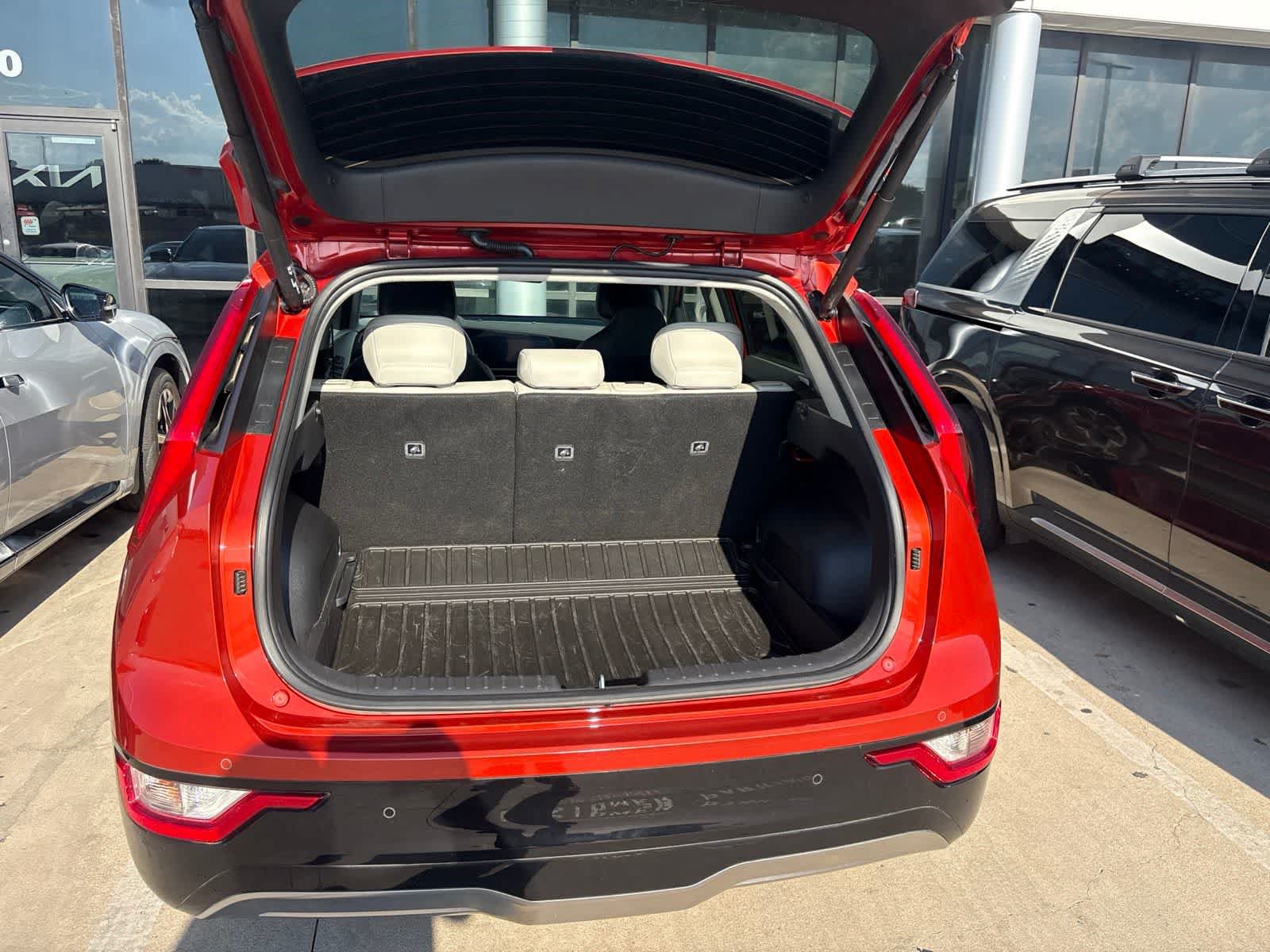Certified 2023 Kia Niro Wind w/ Wind Preserve Package FWD image 11