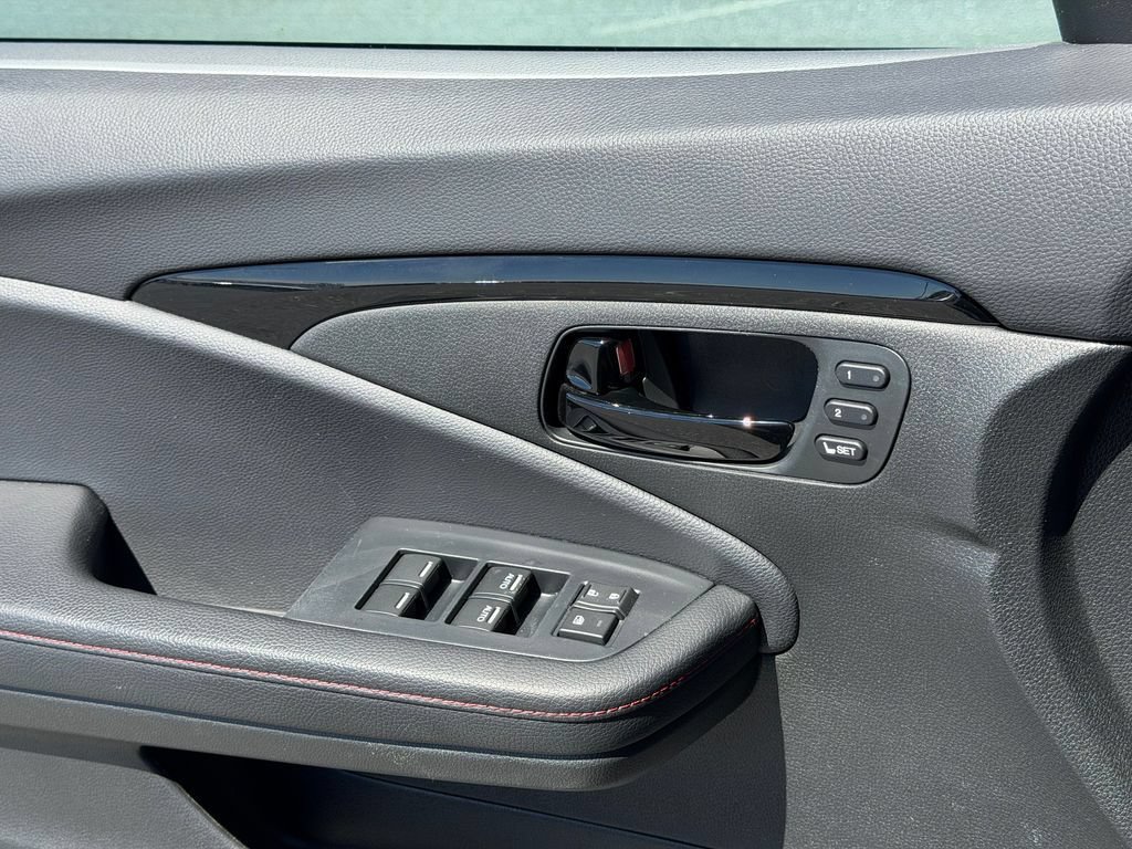 Certified 2024 Honda Passport Black Edition image 39