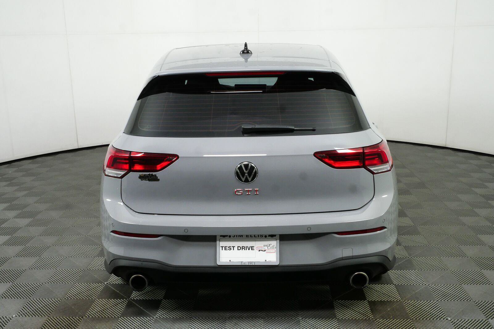 Used 2025 Volkswagen GTI SE FWD image 28