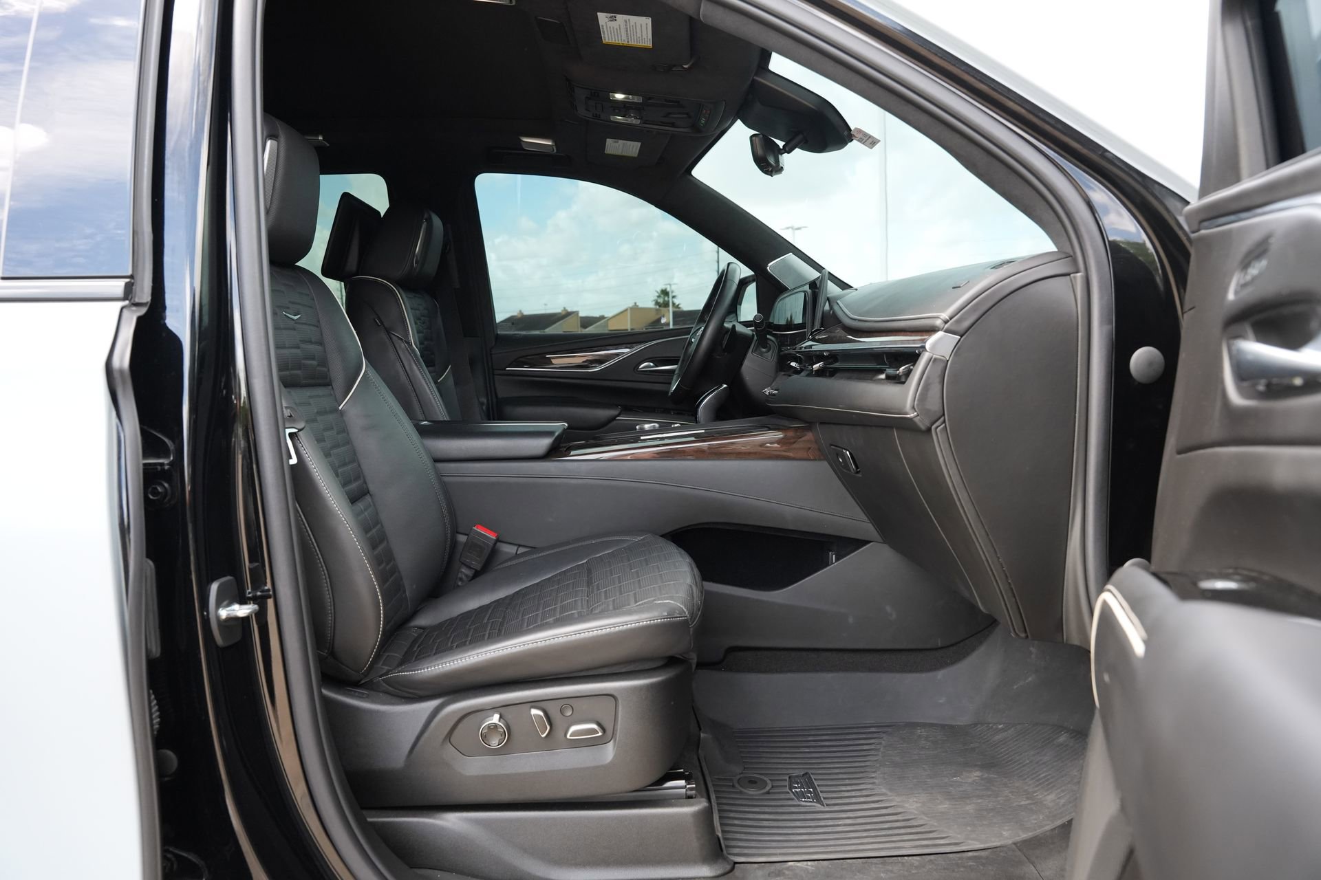 Used 2022 Cadillac Escalade Sport Platinum image 28