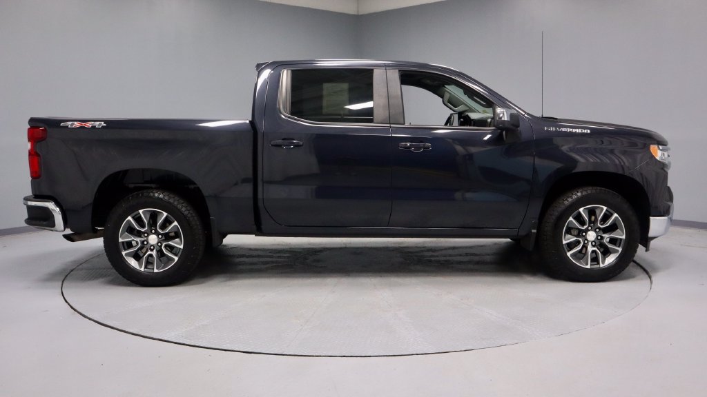 Used 2024 Chevrolet Silverado 1500 LT AWD/4WD image 12