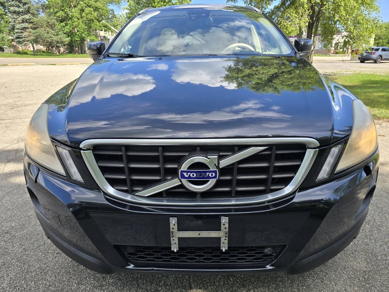 Used 2010 Volvo XC60 T6 AWD/4WD image 2