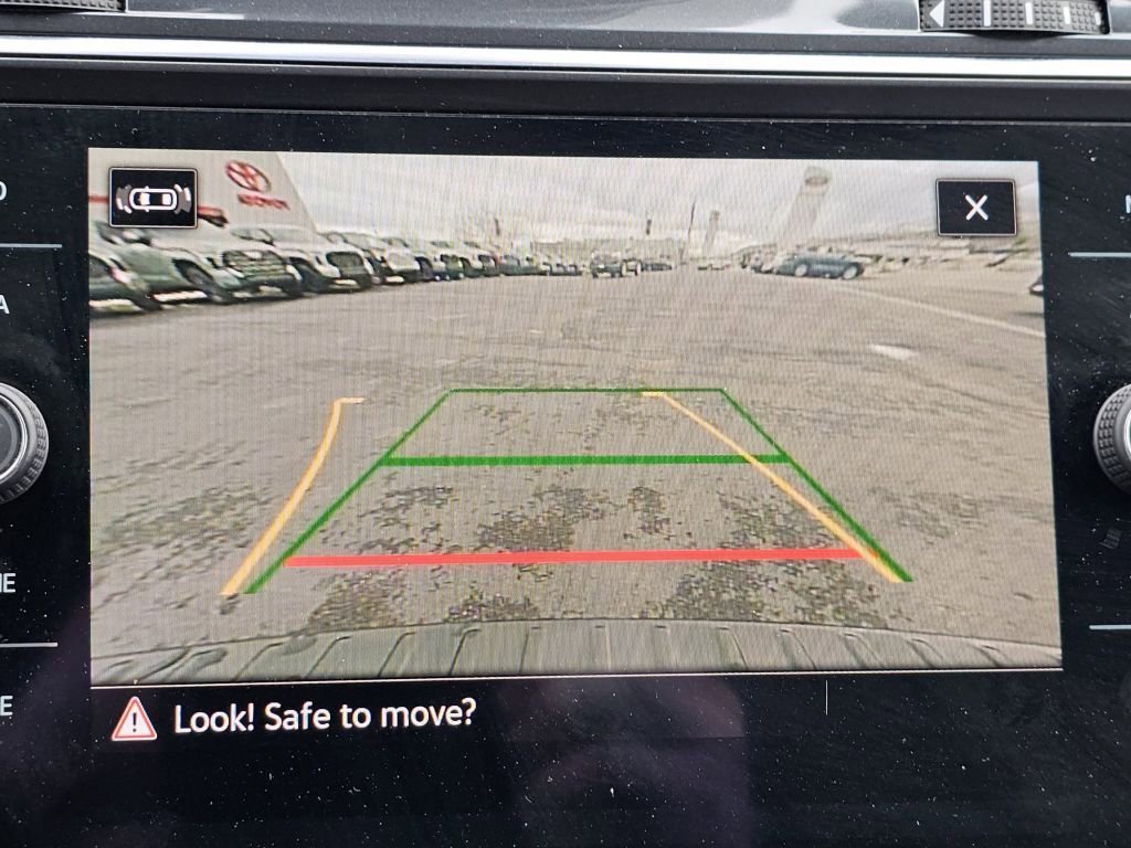 Used 2022 Volkswagen Tiguan SEL R-Line image 12