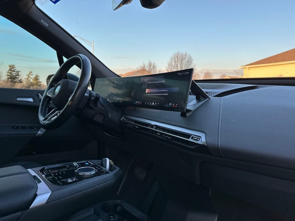 Used 2025 BMW iX xDrive50 w/ Premium Package image 25