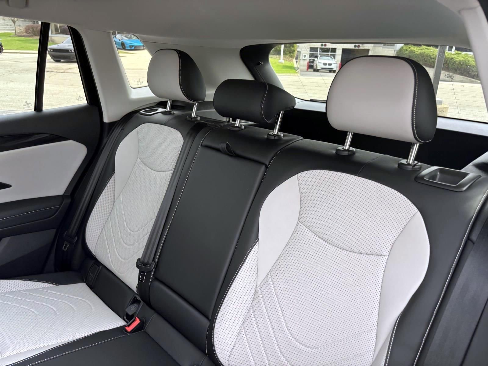 Certified 2025 Volkswagen Tiguan SE AWD/4WD image 25