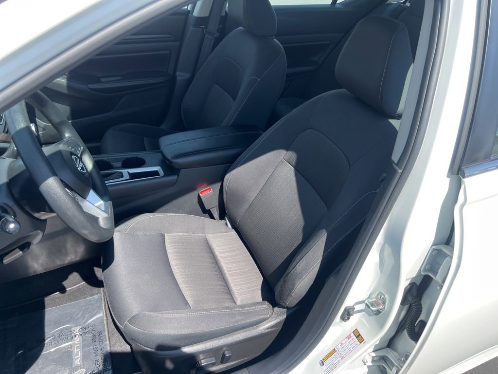 Used 2025 Nissan Altima 2.5 SV FWD image 20