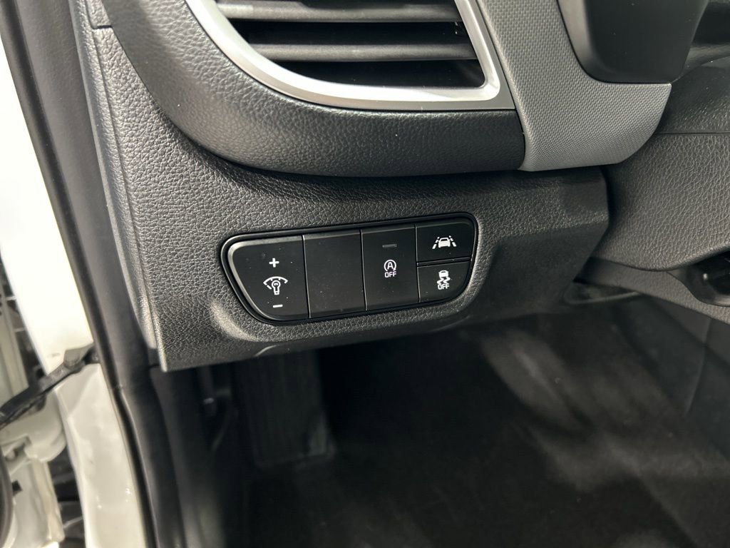Used 2023 Kia Seltos LX AWD/4WD image 15