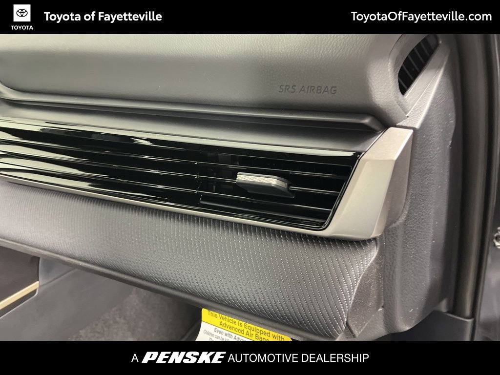 Used 2026 Toyota Camry SE w/ Convenience Package FWD image 18