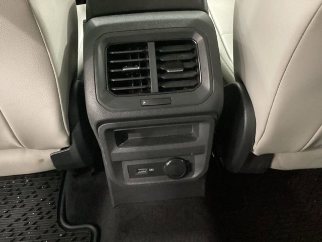 Used 2020 Volkswagen Tiguan SE w/ Panoramic Sunroof Package AWD/4WD image 14