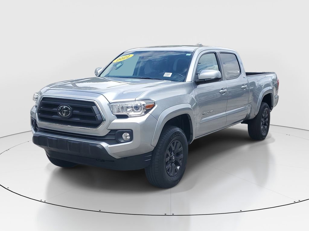 Used 2022 Toyota Tacoma SR5 w/ Technology Package image 3