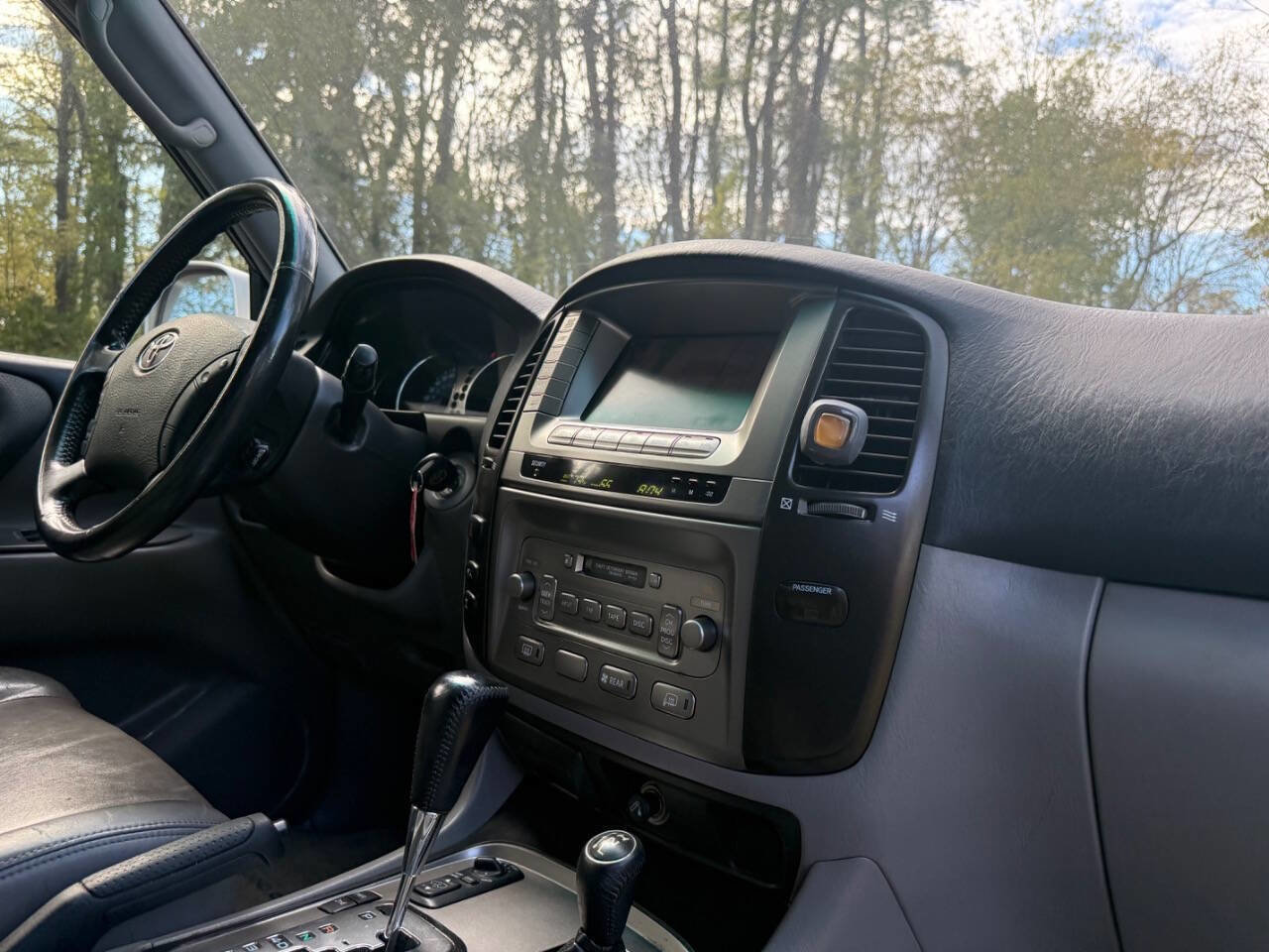 Used 2006 Toyota Land Cruiser image 55