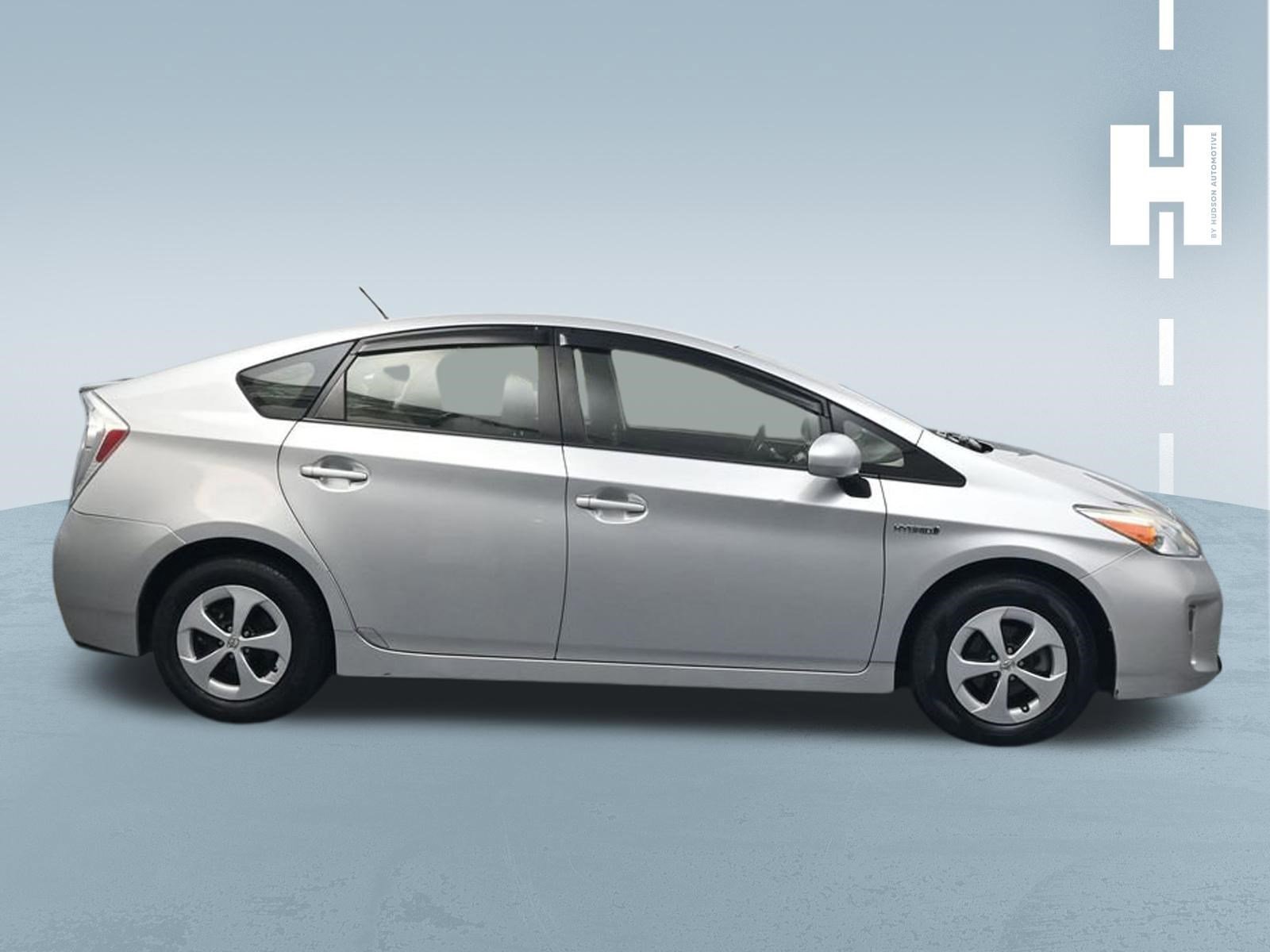 Used 2015 Toyota Prius Two FWD image 3