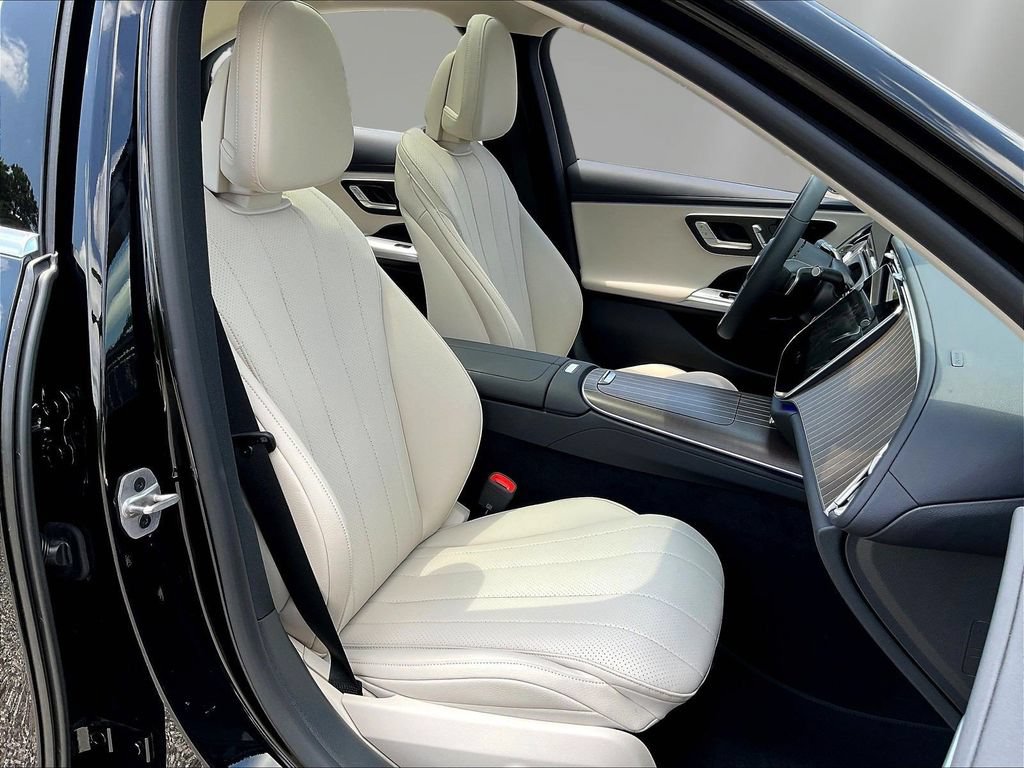 Used 2025 Mercedes-Benz E 450 4MATIC Sedan w/ Winter Package image 31