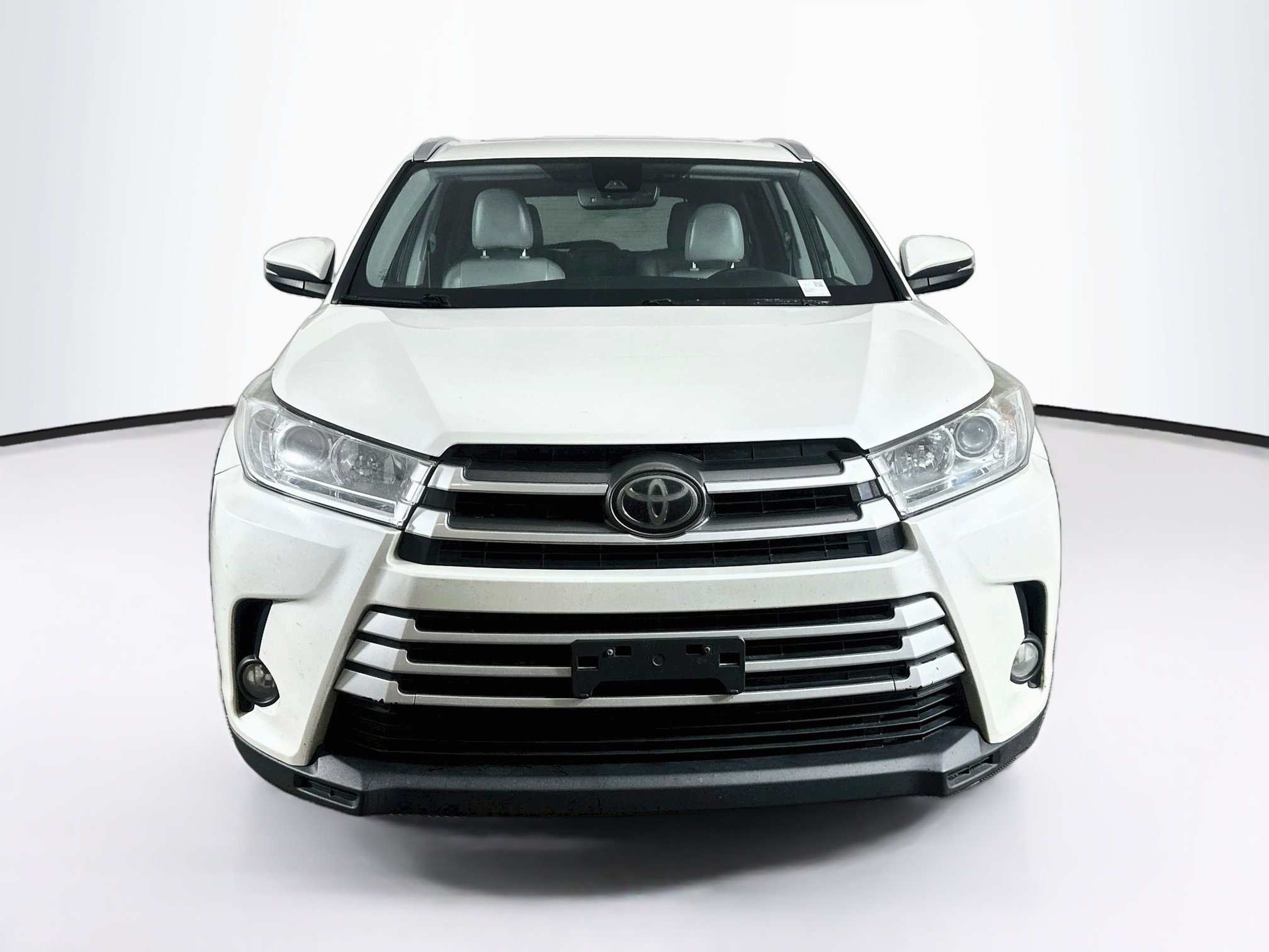 Used 2018 Toyota Highlander XLE AWD/4WD image 2