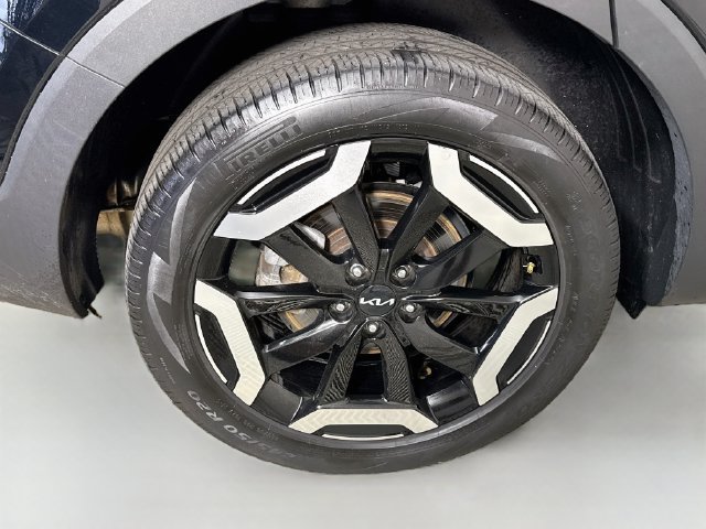 Used 2024 Kia Telluride EX w/ EX Captain's Chair Package FWD image 32