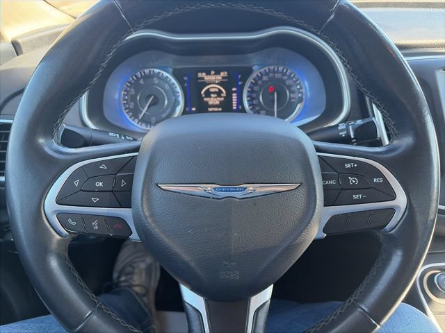 Used 2017 Chrysler 200 Limited Platinum FWD image 21