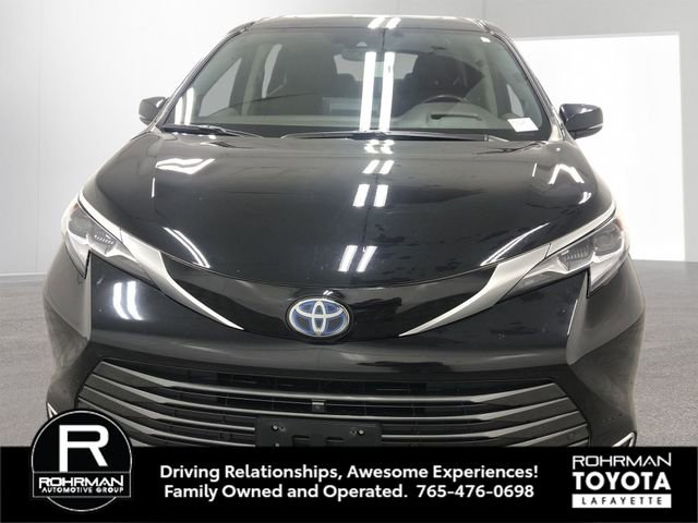 Used 2022 Toyota Sienna Platinum image 10