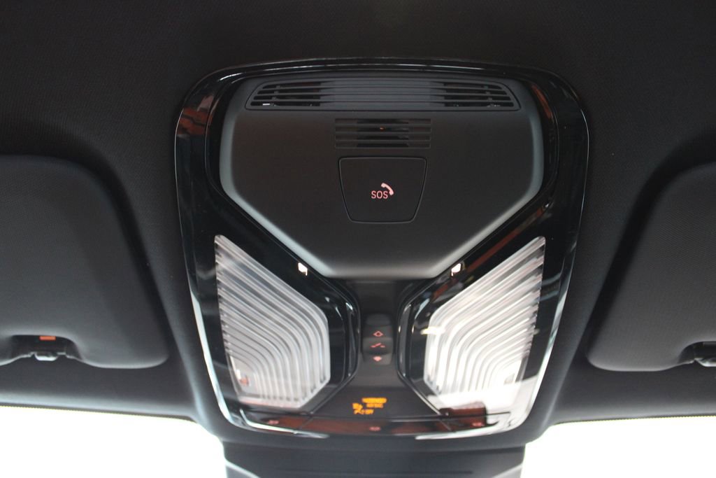 New 2026 BMW X5 M60i w/ Climate Comfort Package image 31