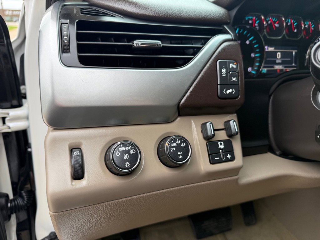 Used 2016 Chevrolet Suburban LTZ AWD/4WD image 19