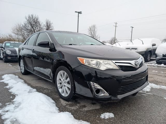 Used 2014 Toyota Camry XLE w/ Leather Package image 1